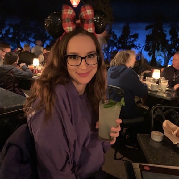 Meet your Posher, Kendra - Picture 6 of 8